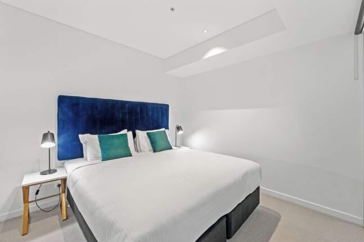 Laptop workspace, soundproofing, iron/ironing board, cribs (surcharge)