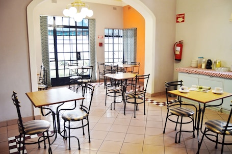Daily continental breakfast (USD 5 per person)