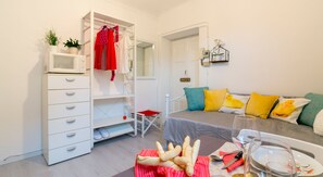 Studio | Individually furnished, desk, iron/ironing board, free WiFi - notaMi - Commenda White Studio (Milan)