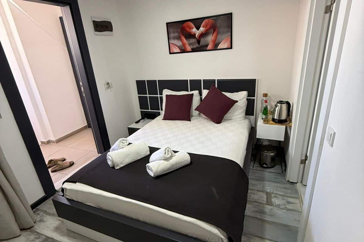 Quarto casal econômico | 2 quartos, Wi-Fi de cortesia, roupa de cama