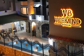 Front of property - evening/night - Wb Weekend Otel  (Bodrum)