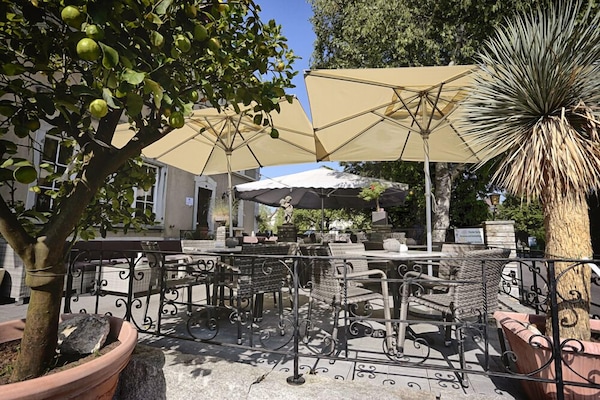 Lunch and dinner served, local and international cuisine