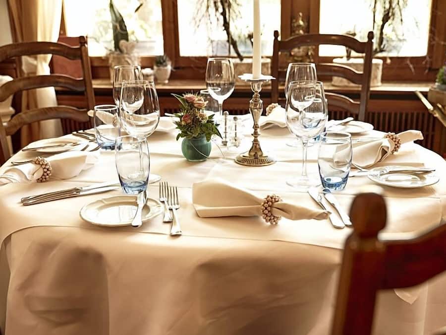 Lunch and dinner served, local and international cuisine