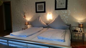 Superior Double Room, 1 Bedroom, Ensuite, River View | 1 bedroom, desk, iron/ironing board, free WiFi