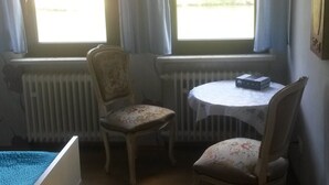 Comfort Double Room, 1 King Bed, Ensuite, River View | Room amenity