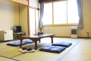 Quadruple Room - Biei Guest House Sirogane no Yu - Hostel (Biei)