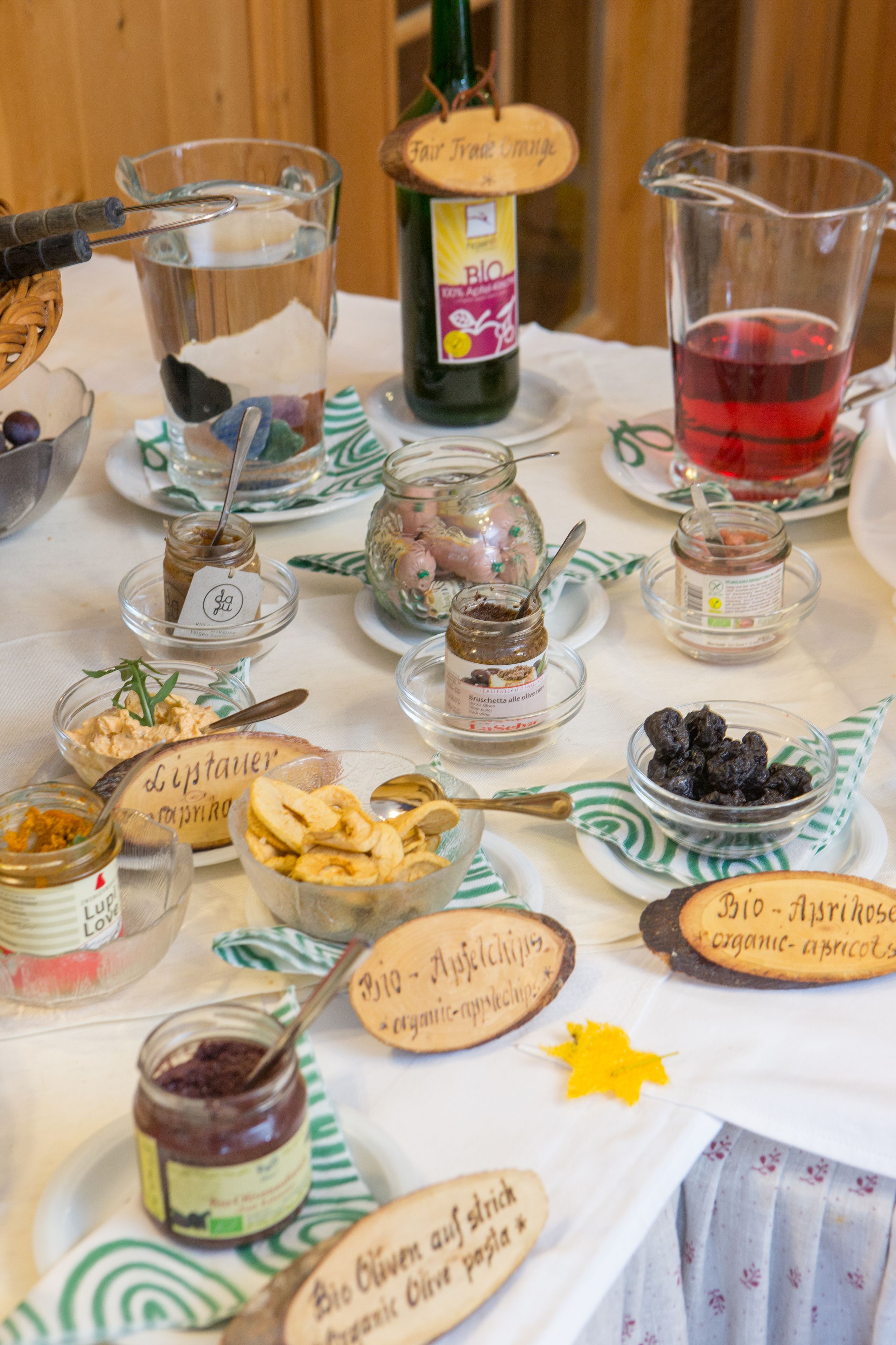 每日供应自助式早餐（每人 EUR 20）