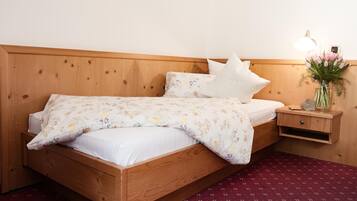 Bureau, rideaux occultants, chambres insonorisées, Wi-Fi gratuit