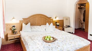 Classic Double Room | Meja, langsir/tirai gelap terus, kalis bunyi, Wi-fi percuma