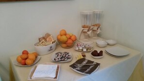 Free daily continental breakfast - Al Palazzo (Gioiosa Ionica)