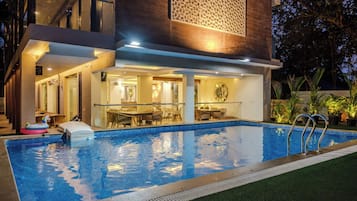 Kolam renang terbuka