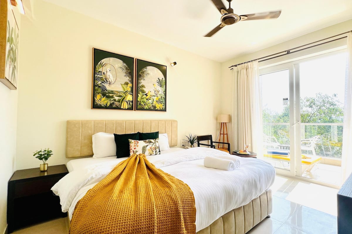 Superior Room | Balcony | Sun Bed Lounger | 1 bedroom, minibar, in-room safe, individually furnished