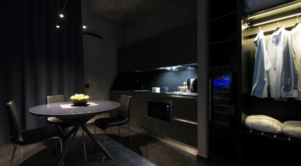 luxury studio, jetted tub | 1 bedroom, frette italian sheets, premium bedding, down duvets