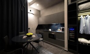 Luxury Studio, Jetted Tub | Living area