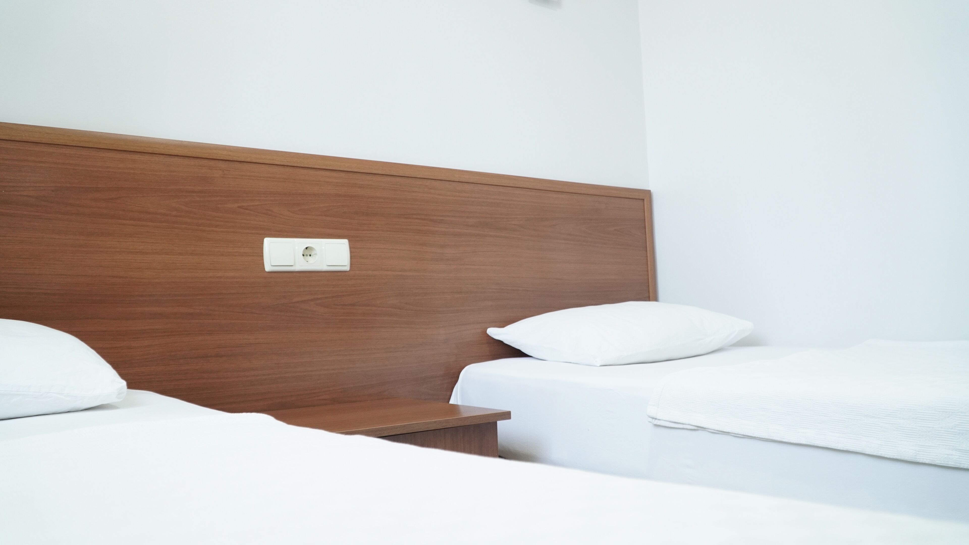 standard twin room | minibar, desk, soundproofing, iron/ironing board