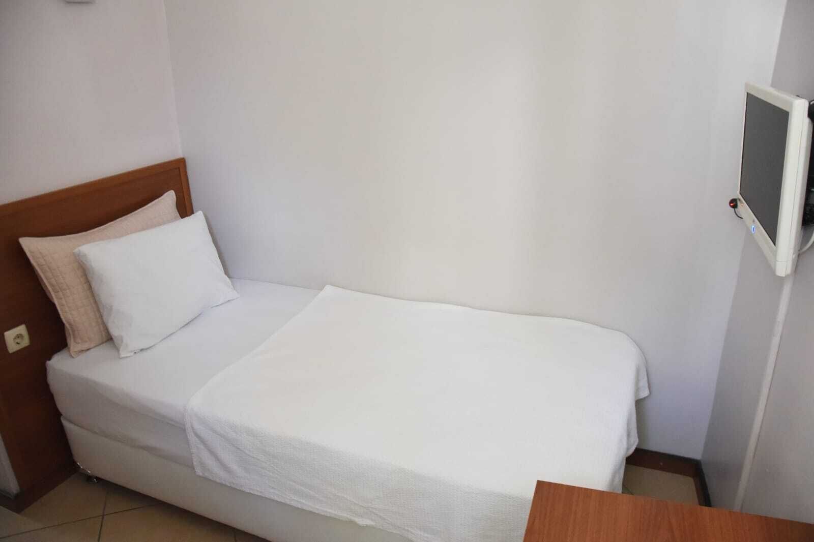 standard single room | minibar, desk, soundproofing, iron/ironing board