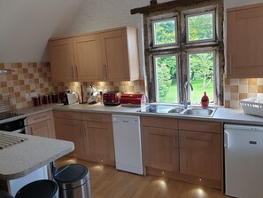 Cottage, Private Bathroom (Coach House) | Private kitchen - Glebe House Cottages (Holsworthy)