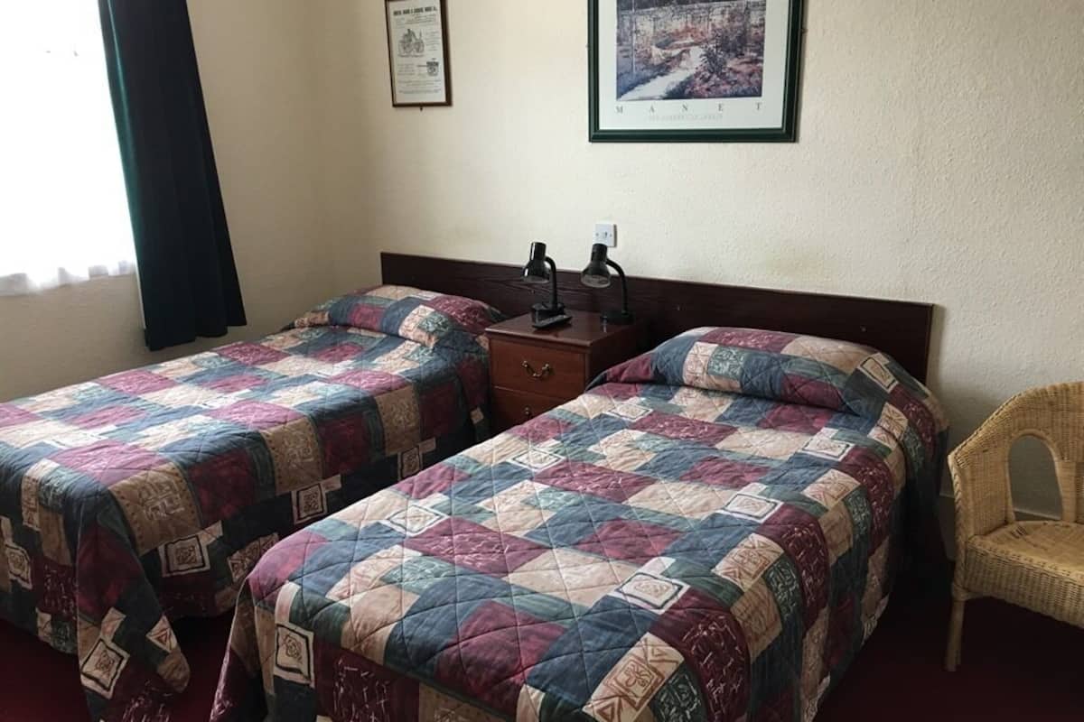 Twin Room, Shared Bathroom | 1 bedroom