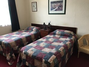 Twin Room, Shared Bathroom | 1 bedroom - The Bridge Inn (Isleworth)