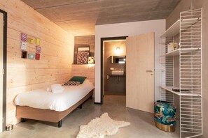 Sistema de insonorización, cunas, wifi gratis y ropa de cama 