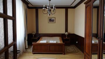 Apartment, 2 Bedrooms | Minibar, in-room safe, desk, soundproofing