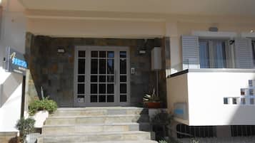 Majoituspaikan sisäänkäynti