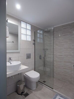 Comfort Studio | Bathroom | Shower, towels, shampoo - Aristo (Hersonissos)