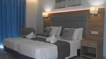 Estudio clásico, 1 habitación, vistas parciales al mar | Sistema de insonorización y wifi gratis