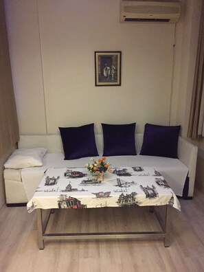 Basic Shared Dormitory, Mixed Dorm | In-room safe, desk, soundproofing, iron/ironing board - Paxx Istanbul Hotel & Hostel - Adults Only (Istanbul)