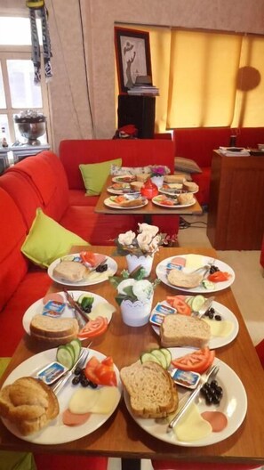 Breakfast, lunch and dinner served - Paxx Istanbul Hotel & Hostel - Adults Only (Istanbul)