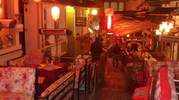 Breakfast, lunch, dinner served; Turkish cuisine