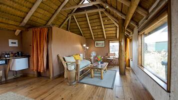 Bungalow, Partial Sea View | Living area