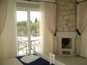 套房 | 客房內保險箱、書桌、免費無線上網