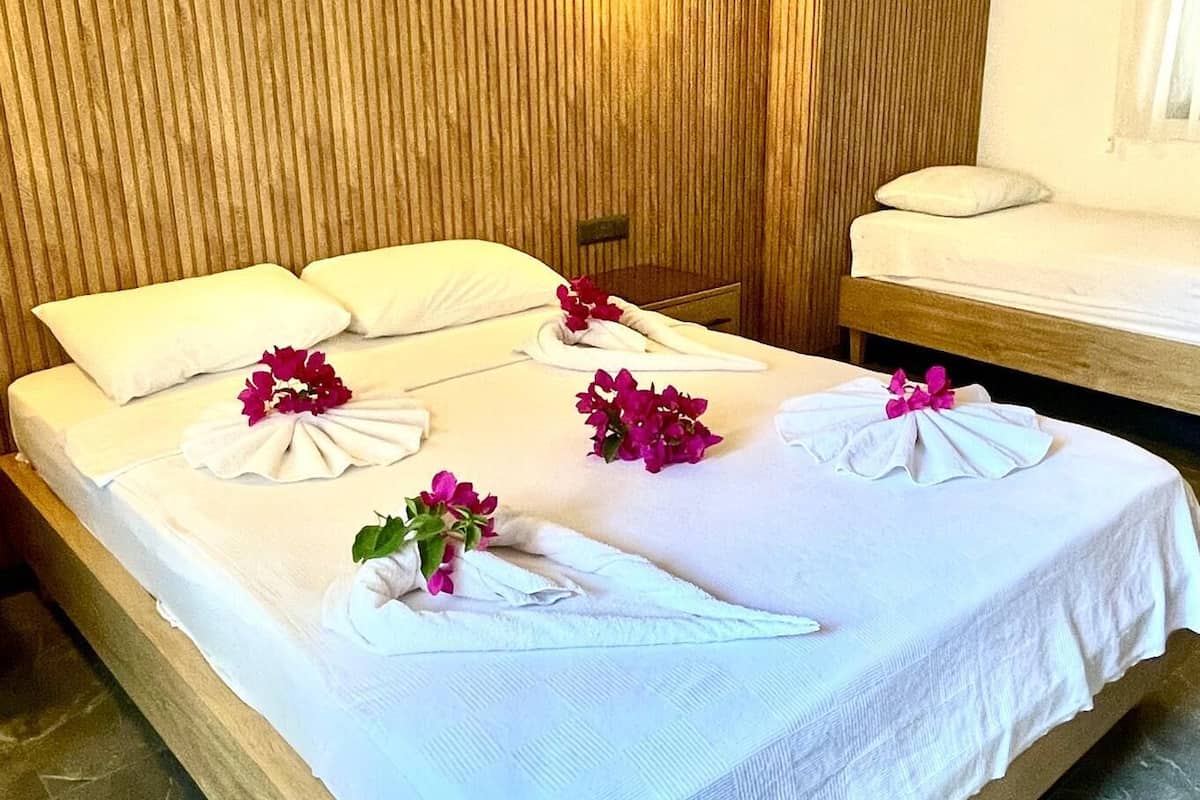1 bedroom, Egyptian cotton sheets, premium bedding, Select Comfort beds