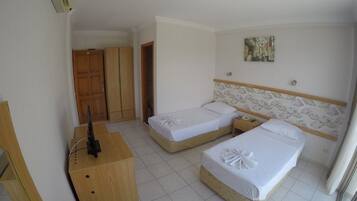 Minibar, una cassaforte in camera, una scrivania