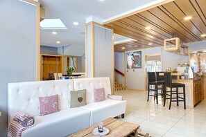 로비 좌석 공간