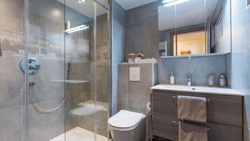 Free toiletries, hair dryer, towels
