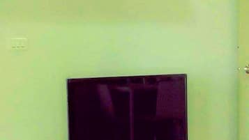 Deluxe Room with Garden View | Room amenity