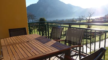 Superior-Apartment, 2 Schlafzimmer, Sauna, Seeblick | Balkon