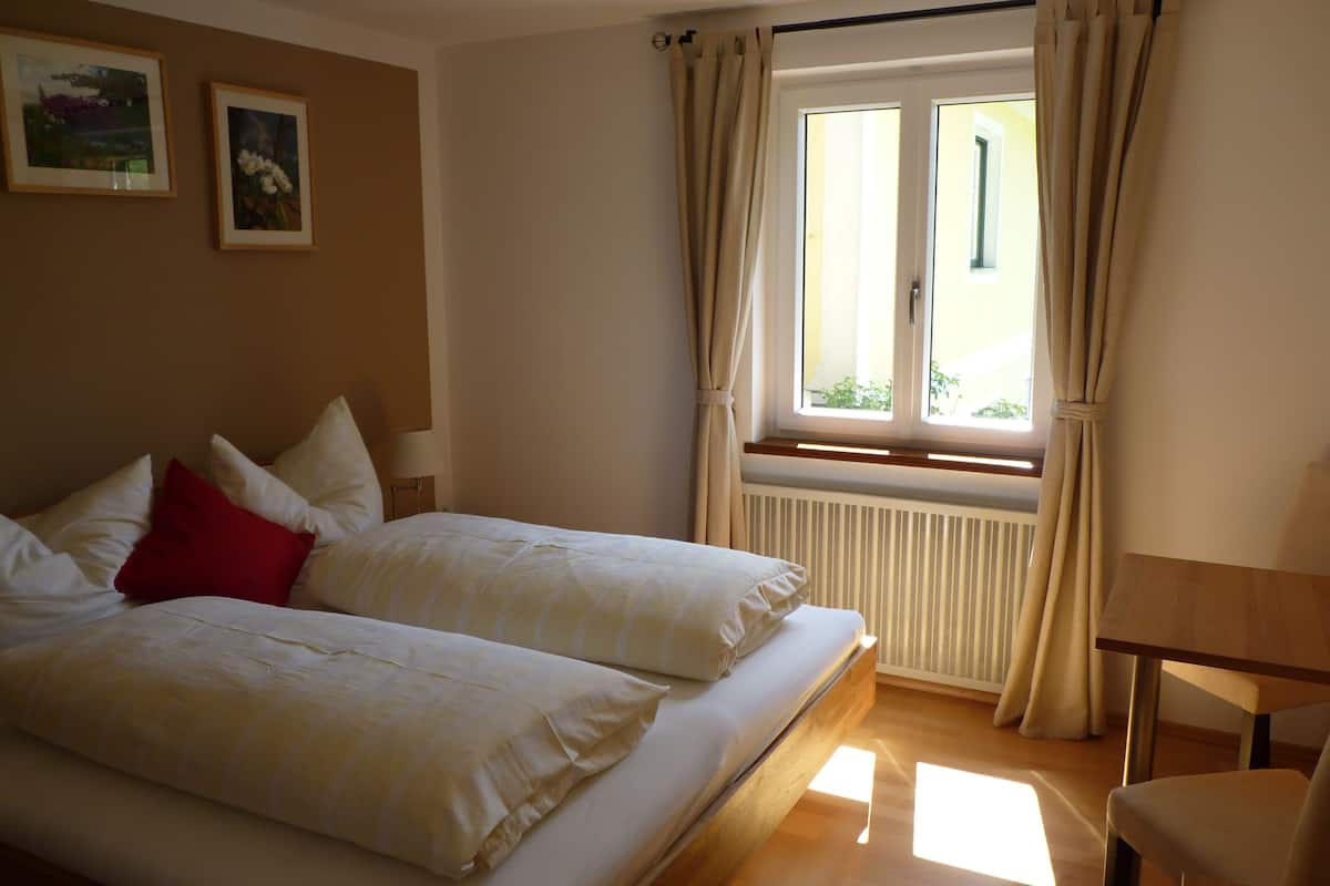 Ropa de cama de alta calidad, cortinas blackout y cunas