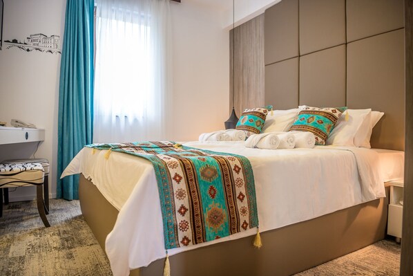 Design Double Room (1) | Premium bedding, minibar, in-room safe, desk