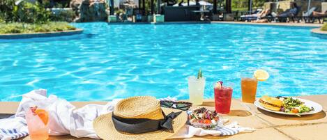2 piscinas externas, guarda-sóis, espreguiçadeiras
