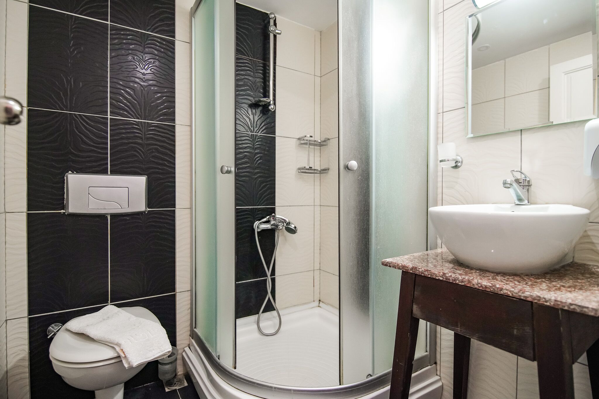 standard double room, sea view | bathroom | shower, free toiletries, hair dryer, slippers