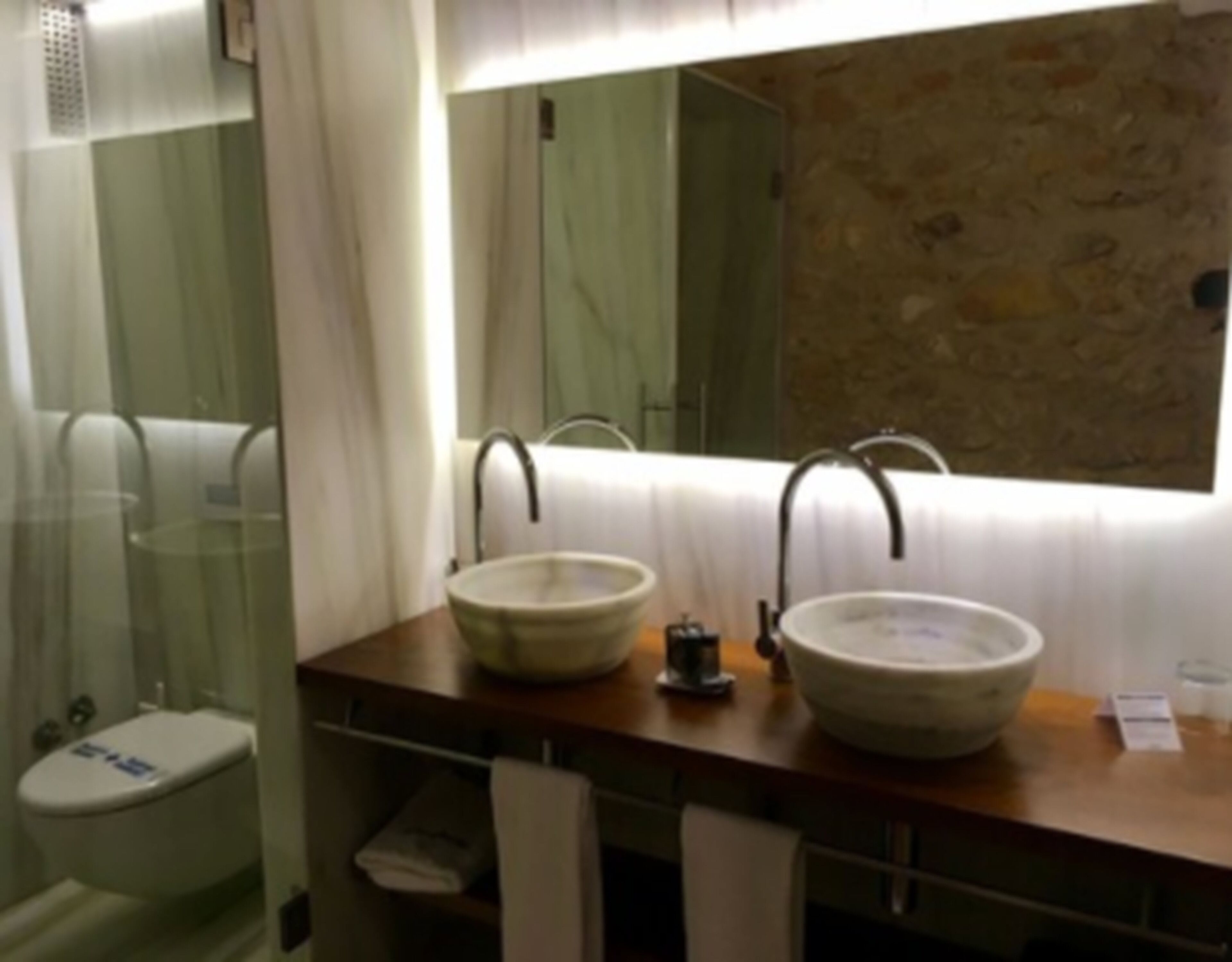 triple room (aljibe) | bathroom | free toiletries, hair dryer, towels