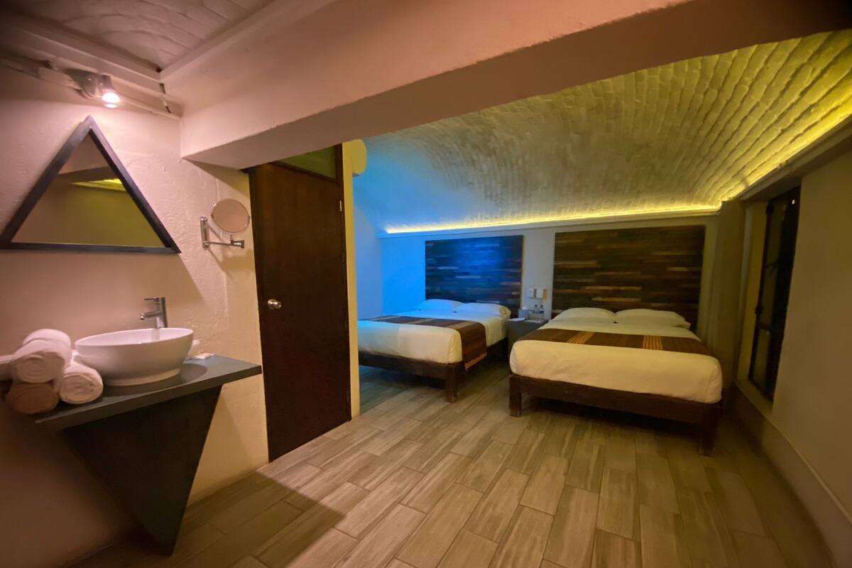 Quadruple Room, 2 Queen Beds | Desk, free WiFi, bed sheets