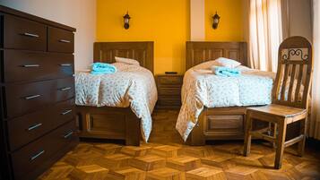 Chambre Double Standard | Bureau, fer et planche Ă repasser, Wi-Fi gratuit, draps fournis