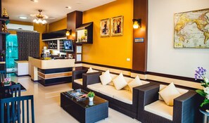 Área de estar no saguão