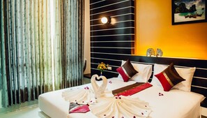 Quarto luxo | Frigobar, cofres nos quartos, escrivaninha, cortinas blackout