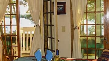 2 bedrooms, Egyptian cotton sheets, premium bedding