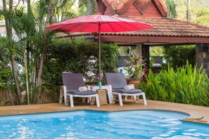Outdoor pool, pool loungers